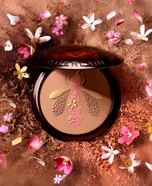 EL DESTELLO QUE NECESITAS PARA EL VERANO CON EL TERRACOTTA BLOOMING BEE